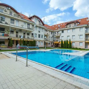 Kis-gast Panoráma Apartmanhotel Hajdúszoboszló